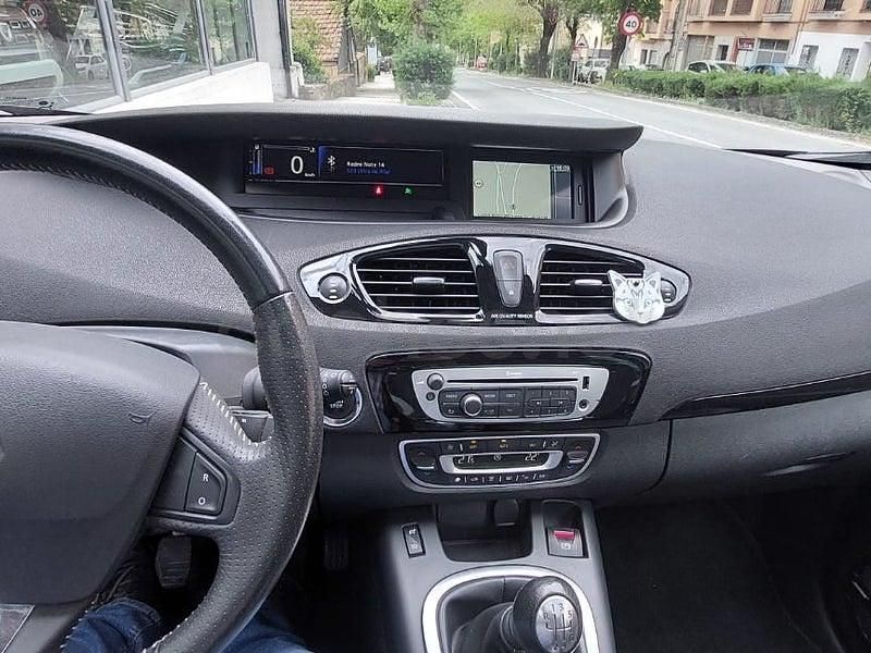Usado Renault Grand Scénic III Dynamique 110 CV (80 kW) 2013 Negro Monovolumen