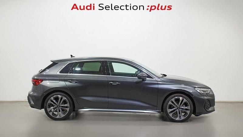 Usado Audi A3 150 CV (110 kW) 2024 Gris daytona efecto perla Berlina