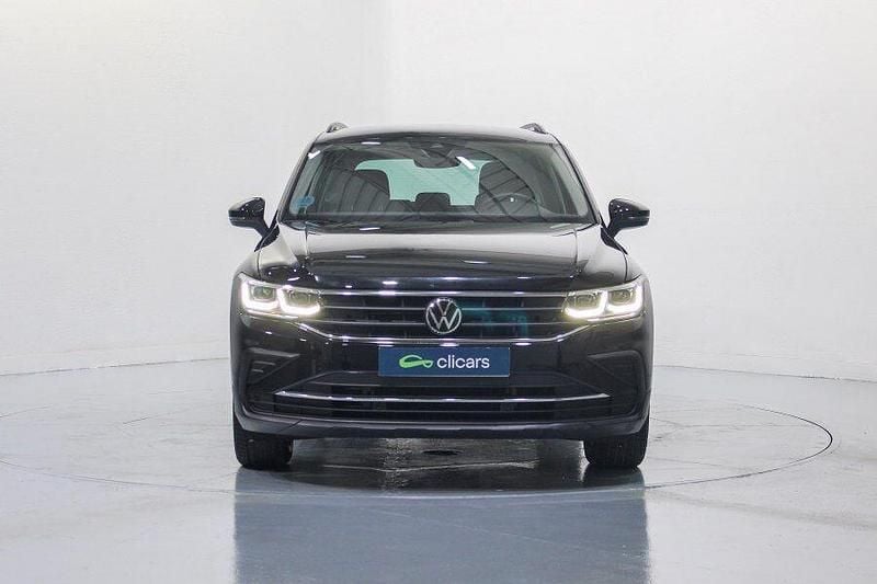 Usado VW Tiguan Life 150 CV (110 kW) 2023 Negro SUV