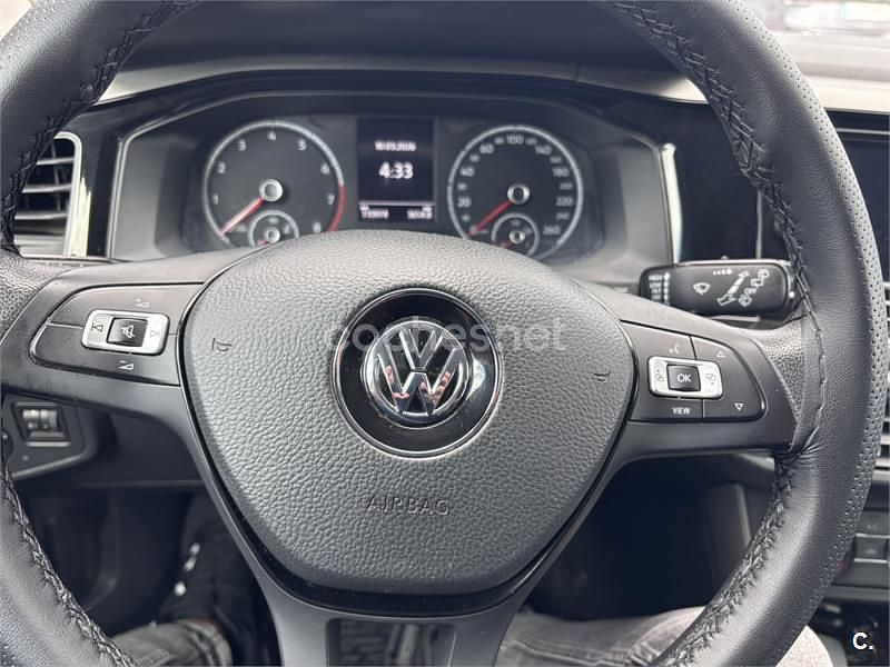 Usado VW Polo Sportline 95 CV (69 kW) 2018 Naranja Utilitario