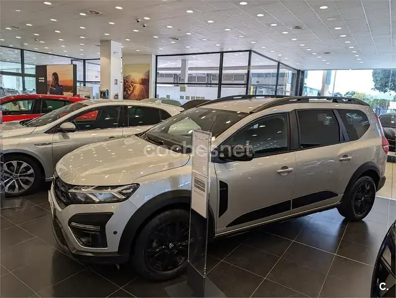 Usado Dacia Jogger Extreme 110 CV (80 kW) 2022 Gris / plata Monovolumen