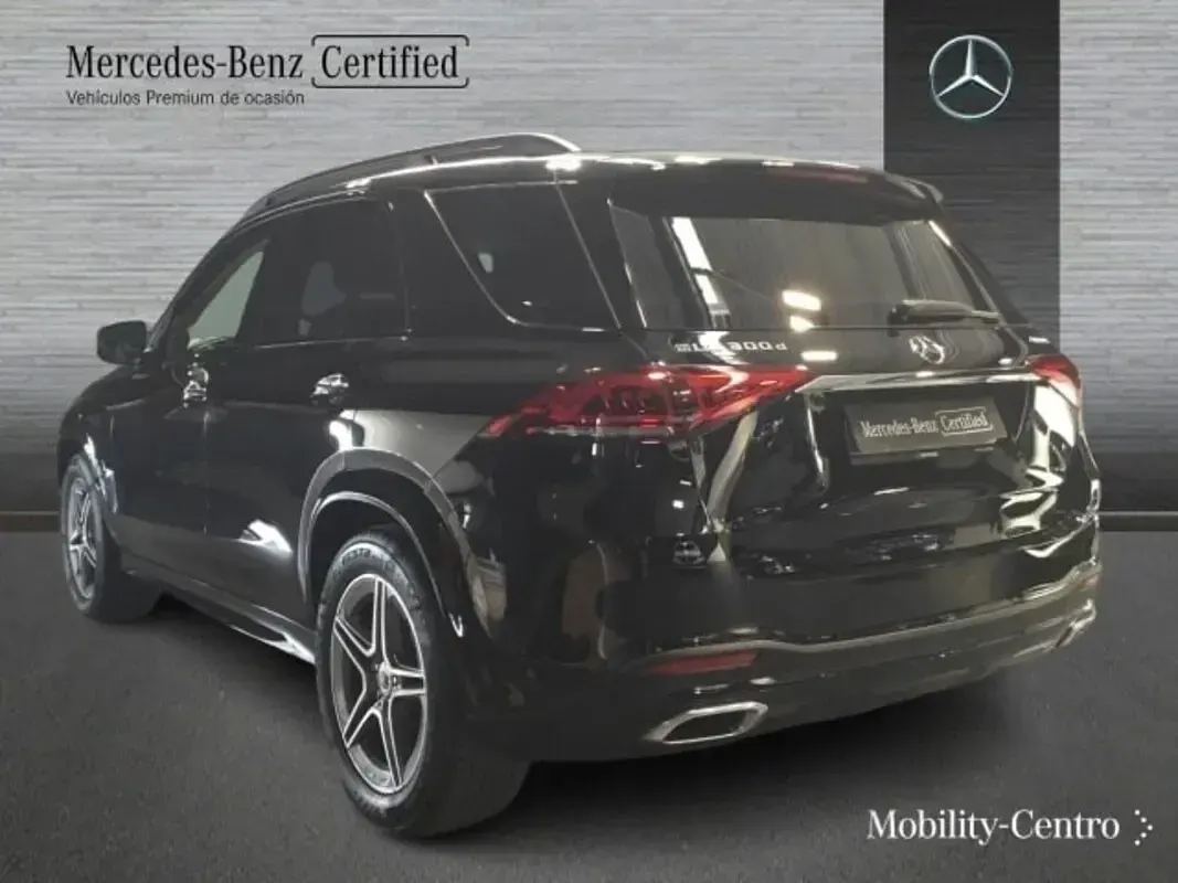 Usado Mercedes GLE300 AMG line 272 CV (200 kW) 2022 Pintura unicolor negra SUV