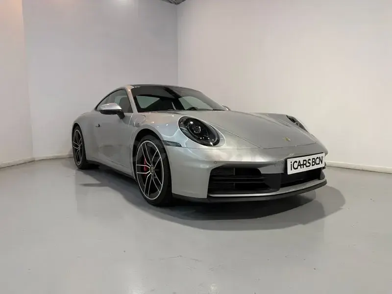 Usado Porsche 911 Carrera 4S 480 CV (353 kW) 2026 Gris / plata Coupe