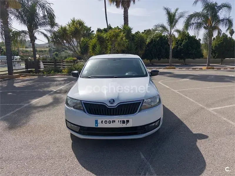 Usado Skoda Rapid Ambition 90 CV (66 kW) 2017 Blanco Utilitario