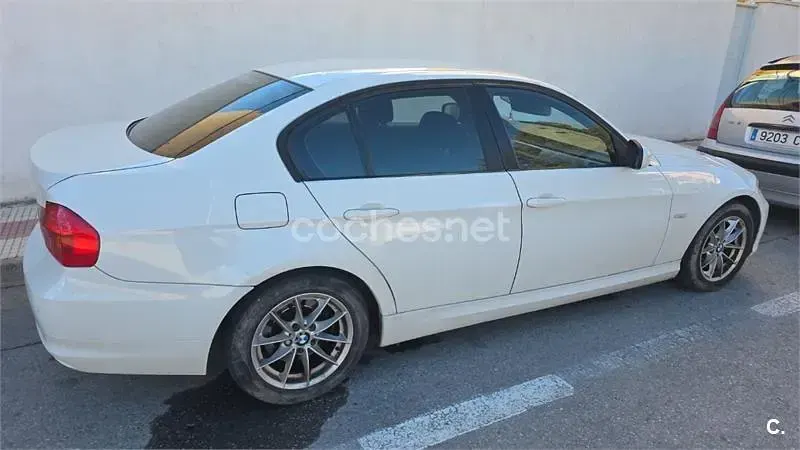 Usado BMW 318 143 CV (105 kW) 2011 Blanco Berlina