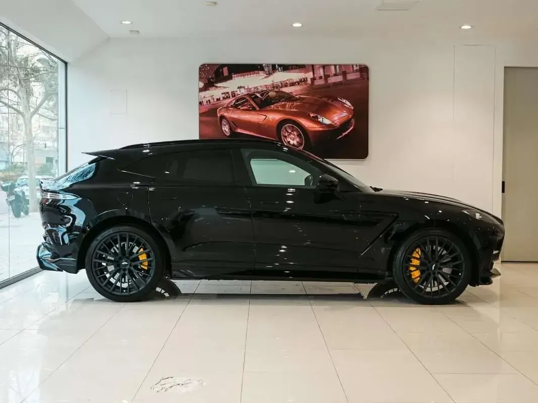 Usado Aston Martin DBX 707 707 CV (519 kW) 2024 Negro SUV