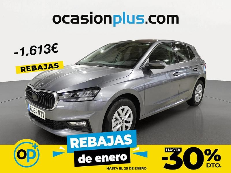 Gris / plata Usado 2025 Skoda Fabia Selection Berlina | 17.750 € (Precio justo) - Imagen 1/4