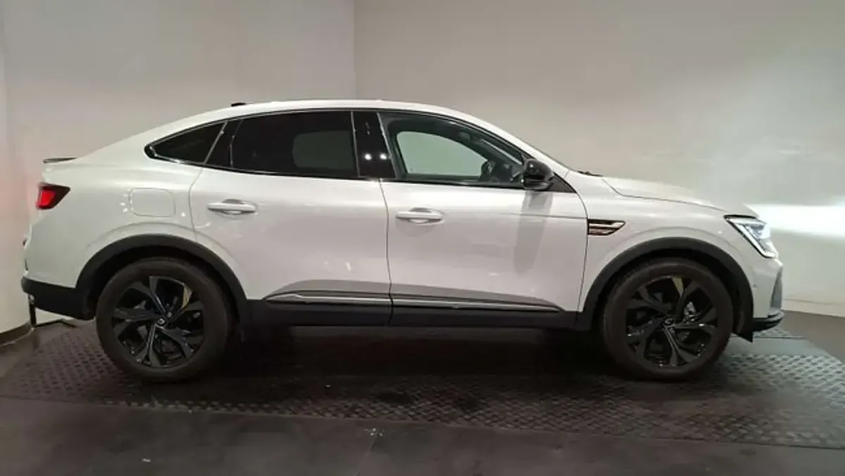 Usado Renault Arkana Engineered 145 CV (106 kW) 2023 Blanco SUV