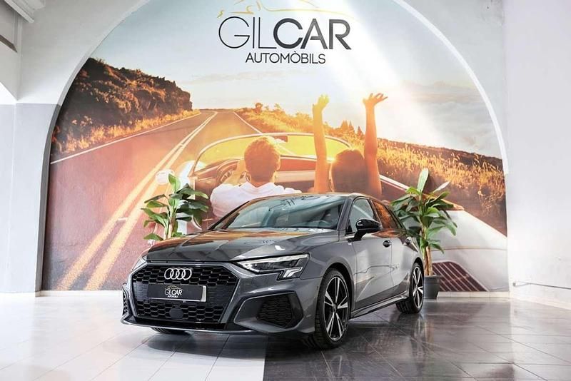 Gris Usado 2021 Audi A3 Sportback S-Line Utilitario | 24.400 € (Precio justo) - Imagen 1/4