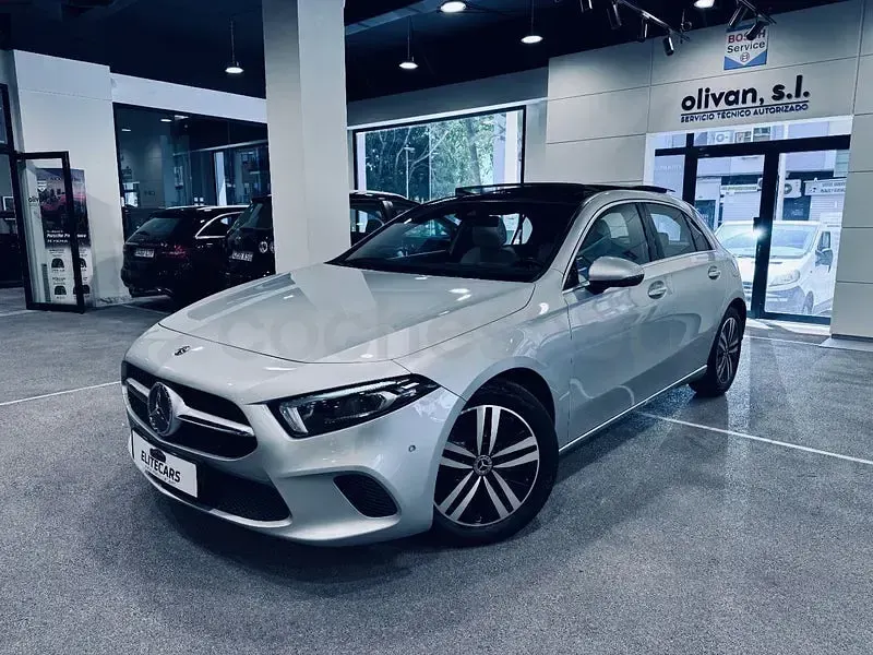 Usado Mercedes A220 190 CV (139 kW) 2019 Gris / plata Berlina