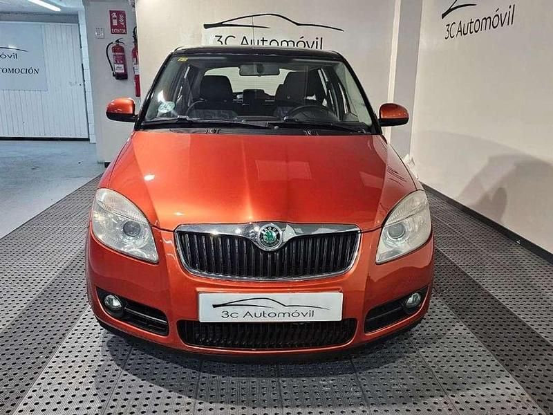 Usado Skoda Fabia 60 CV (44 kW) 2008 Naranja Berlina