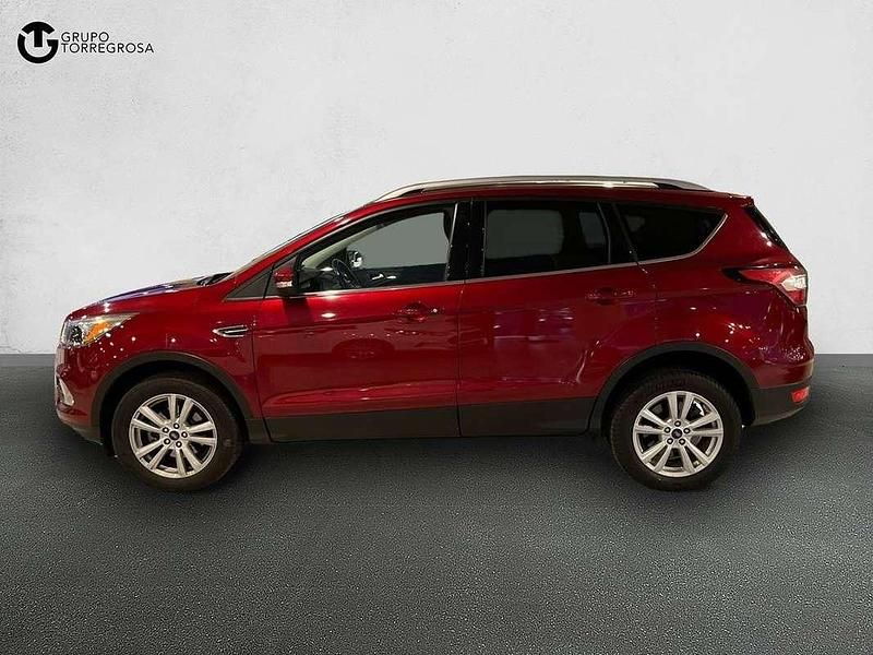 Usado Ford Kuga Trend 120 CV (88 kW) 2017 Rojo SUV