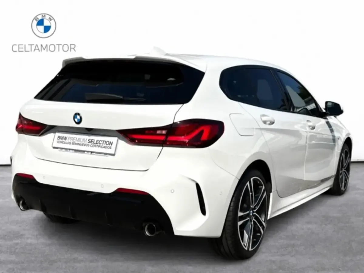 Usado BMW 118 Executive 150 CV (110 kW) 2022 Blanco