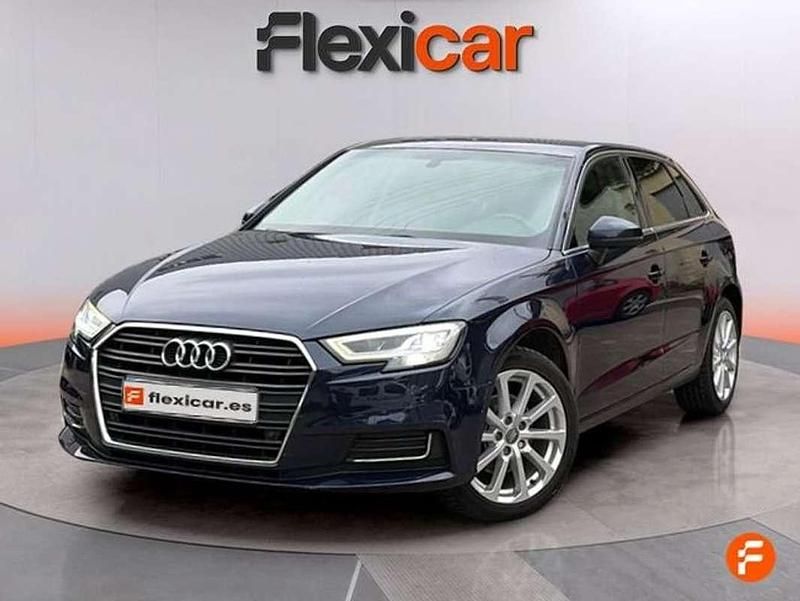 Usado Audi A3 Sportback 150 CV (110 kW) 2018 Azul Utilitario