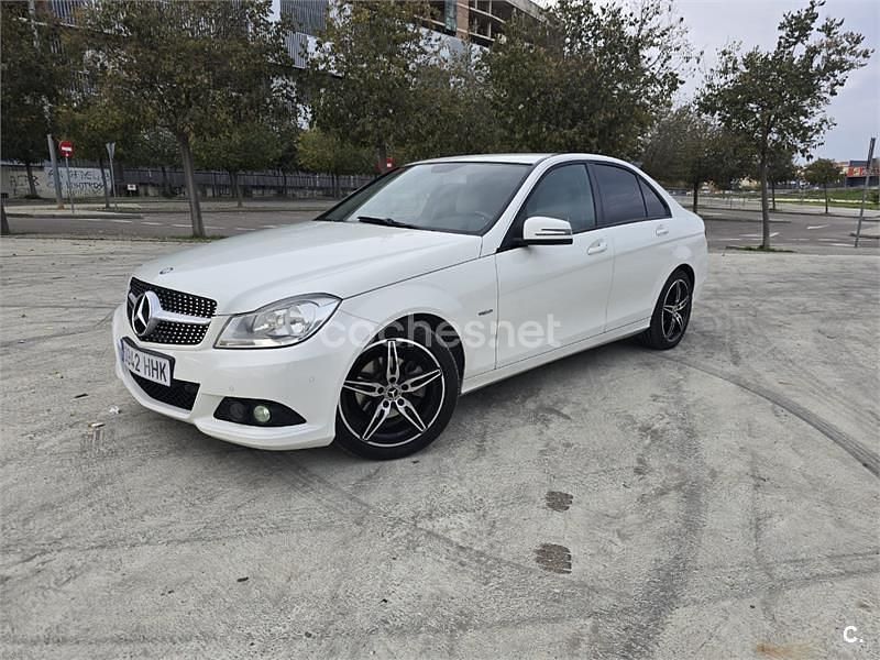 Blanco Usado 2011 Mercedes C200 Avantgarde Berlina | 8999 € (Precio justo) - Imagen 1/4
