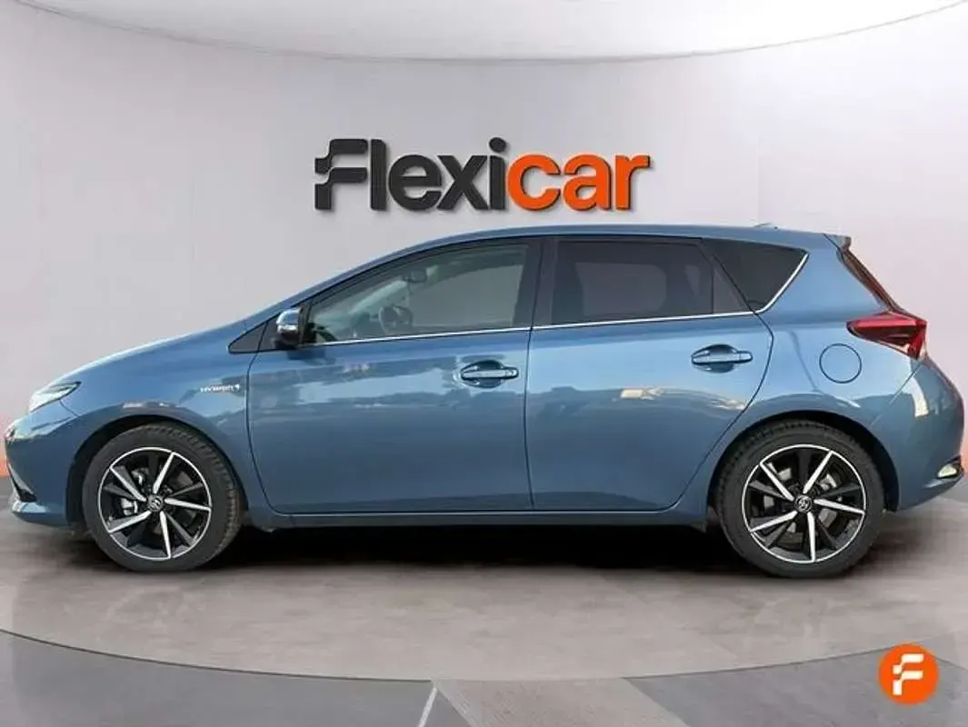 Usado Toyota Auris Hybrid Active 136 CV (100 kW) 2018 Azul Utilitario
