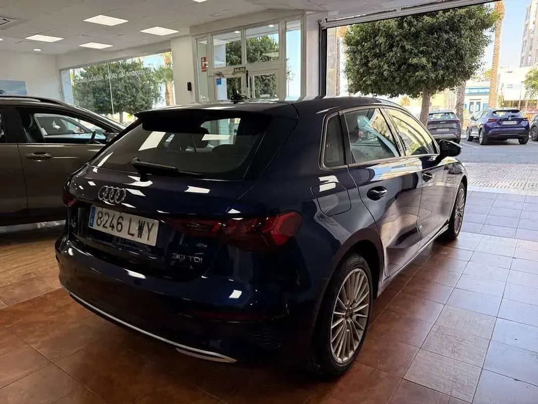 Usado Audi A3 Sportback Advanced 116 CV (85 kW) 2022 Azul Utilitario
