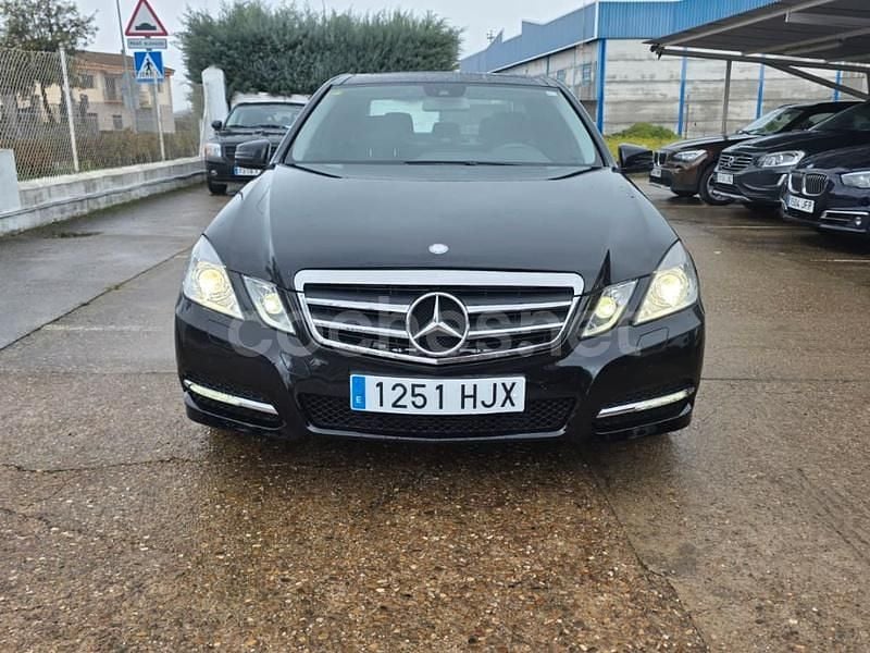 Usado Mercedes E220 Avantgarde Edition 170 CV (125 kW) 2012 Negro Berlina