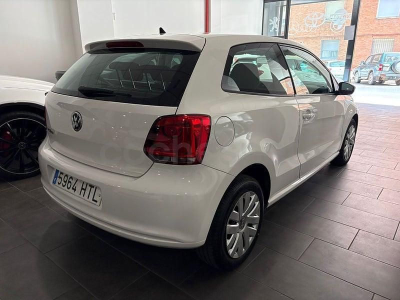 Usado VW Polo Advance 70 CV (51 kW) 2013 Blanco Utilitario