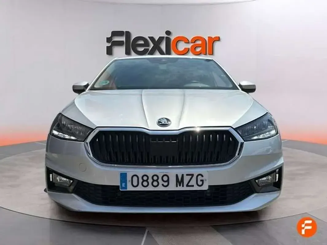 Usado Skoda Fabia Selection 80 CV (58 kW) 2025 Gris Utilitario