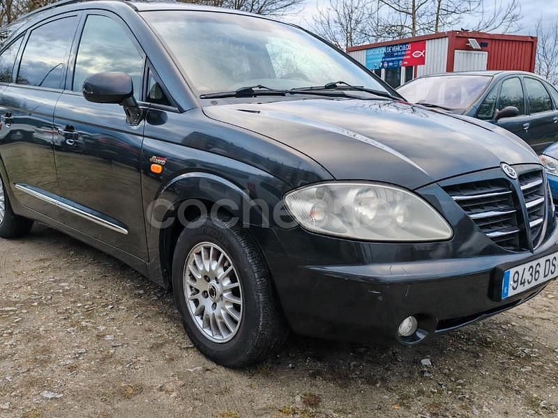Usado Ssangyong (KGM) Rodius Limited 165 CV (121 kW) 2006 Negro Monovolumen
