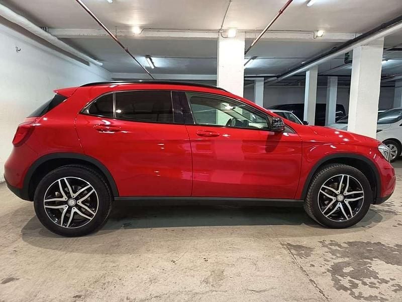 Usado Mercedes GLA200 Urban 136 CV (100 kW) 2017 Rojo SUV