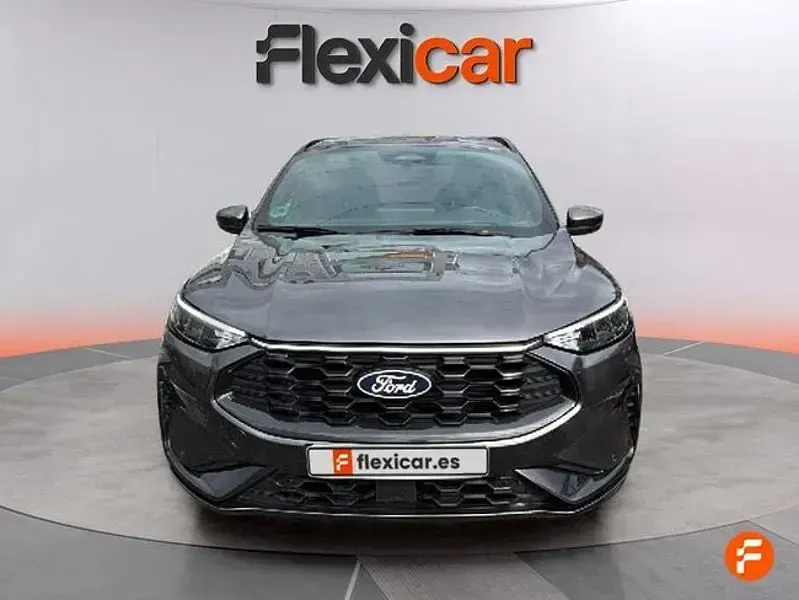 Usado Ford Kuga ST-Line 150 CV (110 kW) 2025 Gris / plata SUV
