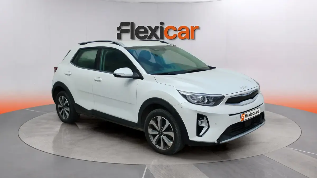 Usado Kia Stonic 84 HP (61 kW) 2023 SUV