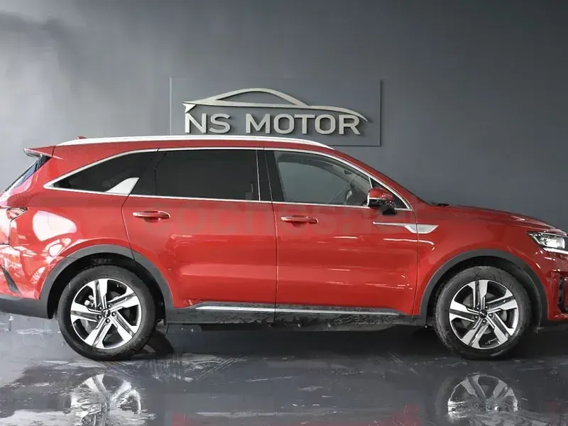 Usado Kia Sorento Plus 232 CV (170 kW) 2023 Rojo SUV