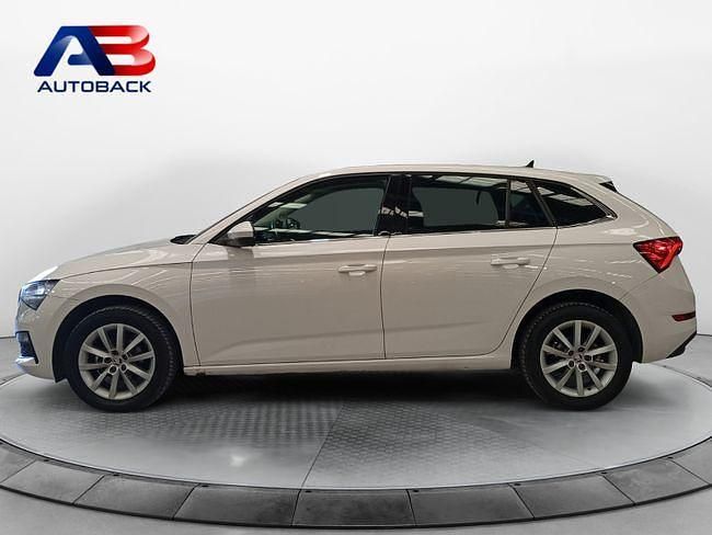 Usado Skoda Scala 95 CV (69 kW) 2022 Blanco Utilitario