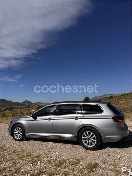 Usado VW Passat Executive 150 CV (110 kW) 2022 Gris / plata Familiar