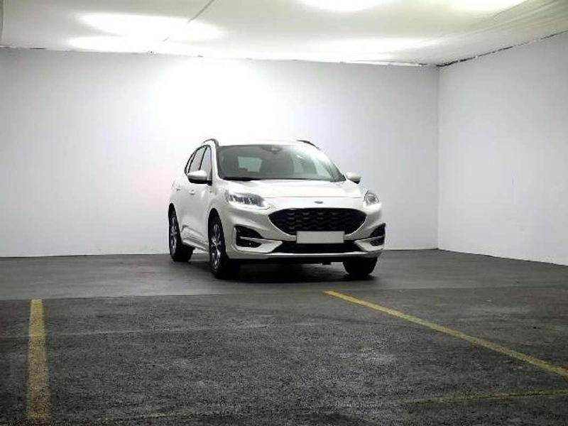 Usado Ford Kuga ST-Line 121 CV (88 kW) 2022 Blanco SUV