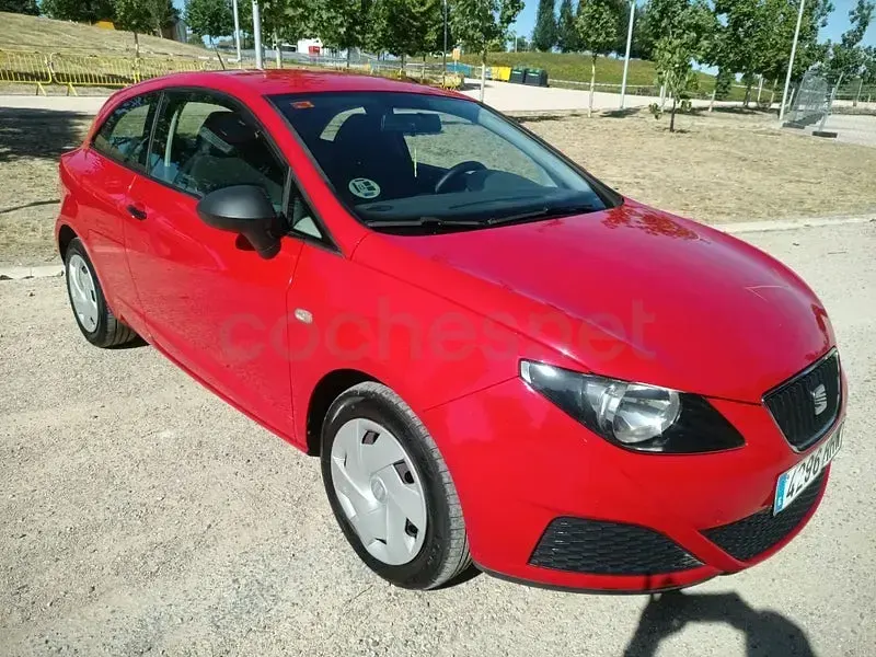 Usado Seat Ibiza SC Copa 90 CV (66 kW) 2012 Rojo Utilitario