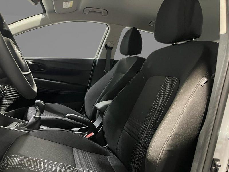 Nuevo Hyundai i20 100 CV (73 kW) 2025 Gris lumen Utilitario