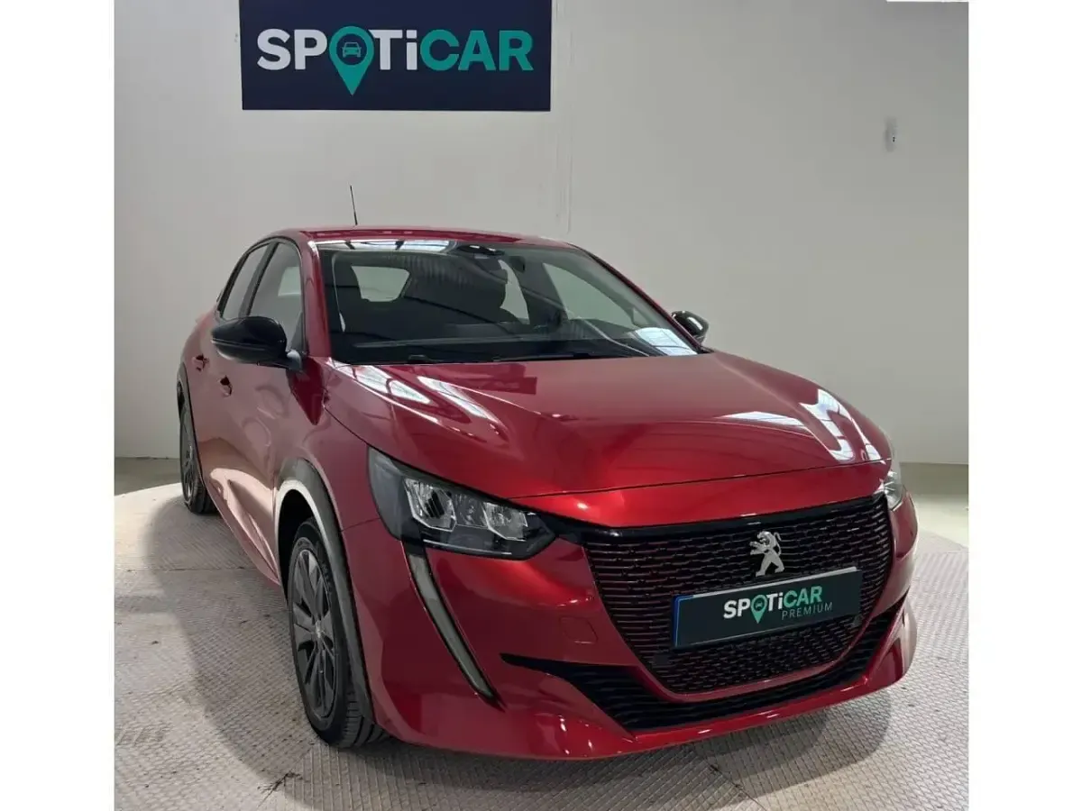 Usado Peugeot e-208 Active 100 kW (136 CV) 2023 Rojo Utilitario
