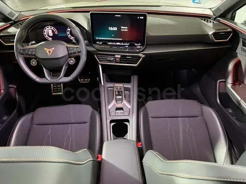 Usado Cupra Leon 204 CV (150 kW) 2025 Gris / plata Berlina