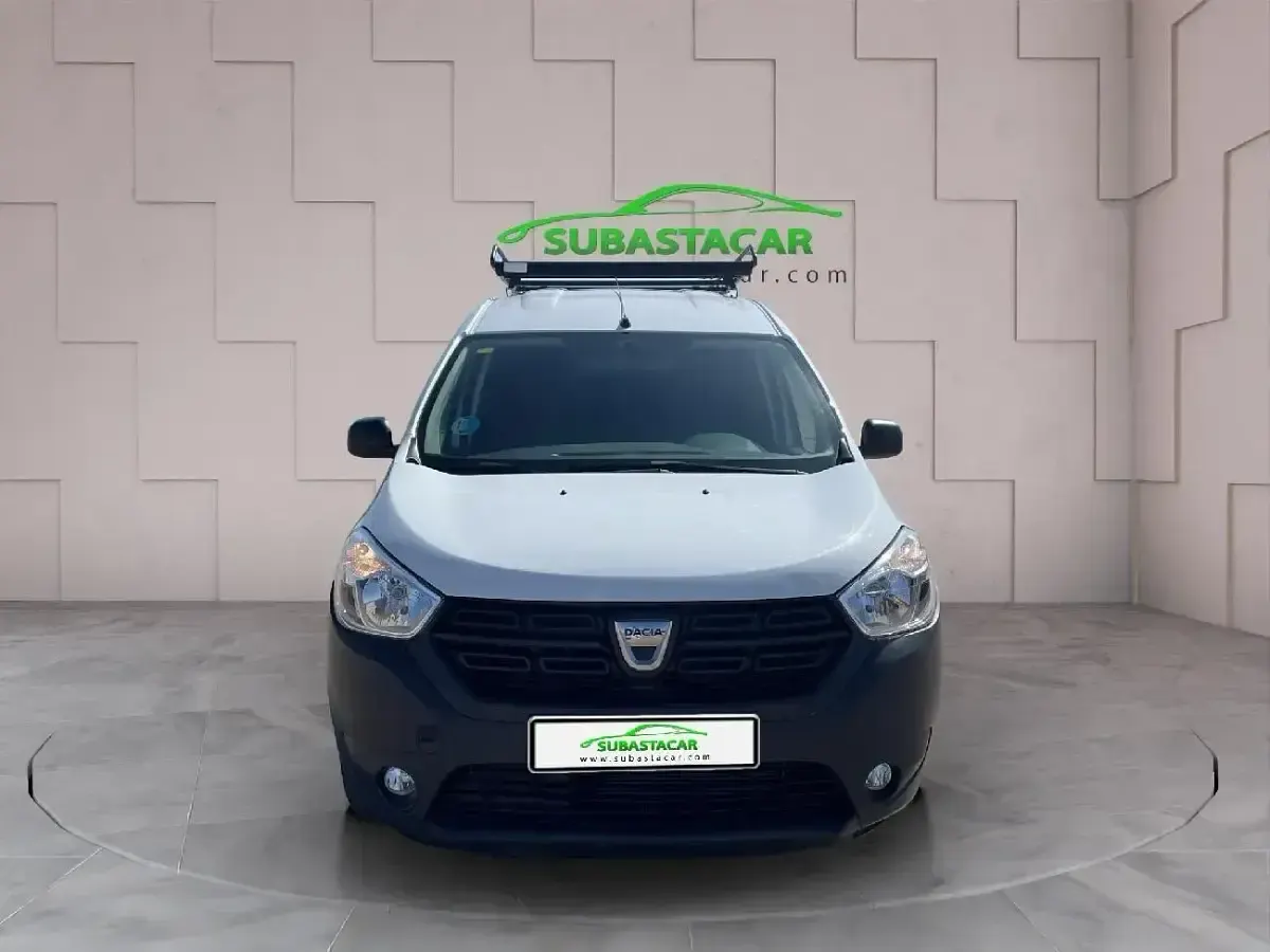 Usado Dacia Dokker Essentiel 100 CV (73 kW) 2019 Blanco Monovolumen