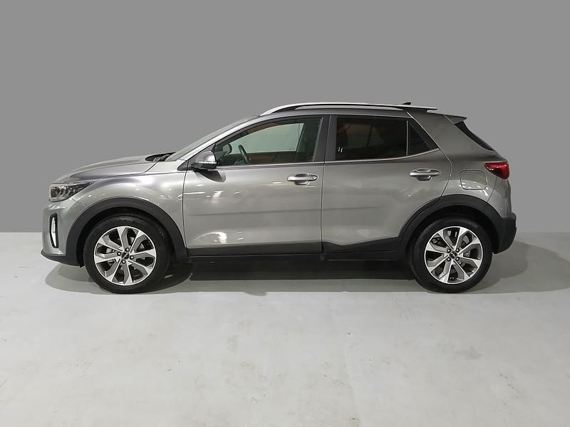 Usado Kia Stonic Style 100 CV (73 kW) 2024 Astro grey (m7g) SUV