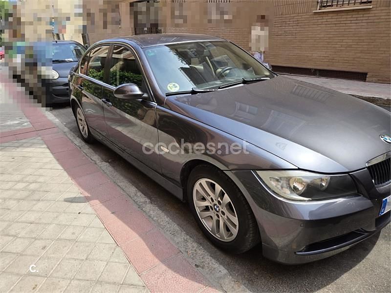 Usado BMW 318 122 CV (89 kW) 2007 Gris / plata Berlina