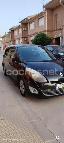 Usado Renault Grand Scénic II Dynamique 105 CV (77 kW) 2009 Negro Monovolumen
