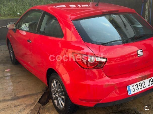 Rojo Usado 2014 Seat Ibiza SC Reference Utilitario | 6500 € (Buen precio) - Imagen 1/4