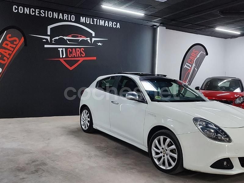 Usado Alfa Romeo Giulietta Distinctive 140 CV (102 kW) 2012 Blanco Utilitario