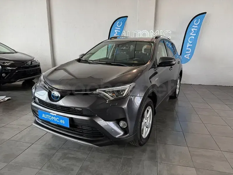 Usado Toyota RAV4 Hybrid Advance 197 CV (144 kW) 2018 Gris / plata SUV