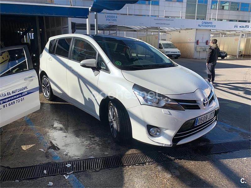 Usado Toyota Verso Advance 147 CV (108 kW) 2016 Blanco Monovolumen