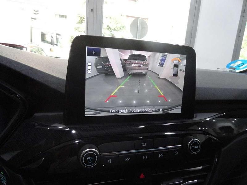 Usado Ford Kuga ST-Line X 224 CV (164 kW) 2021 Plata solar (metalizado) SUV