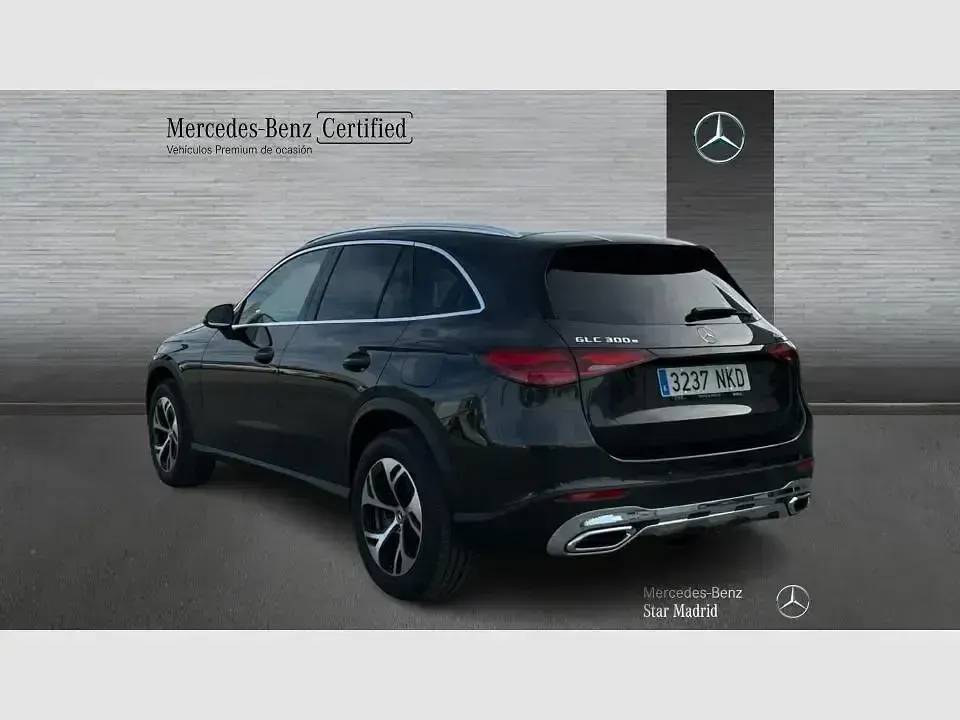 Usado Mercedes GLC300e 313 CV (230 kW) 2025 Gris SUV