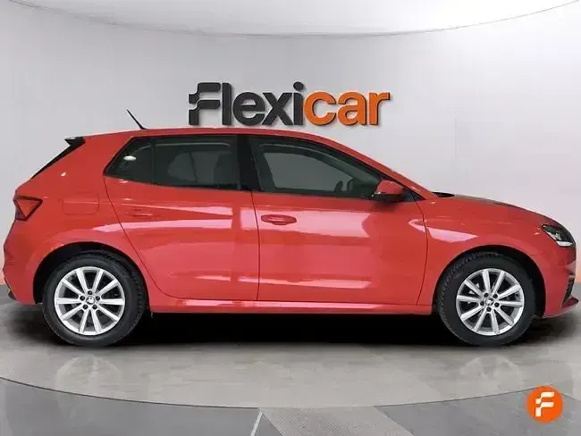 Usado Skoda Fabia Active 80 CV (58 kW) 2021 Rojo Utilitario