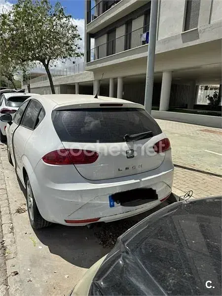 Usado Seat Leon Reference 125 CV (91 kW) 2010 Blanco Utilitario