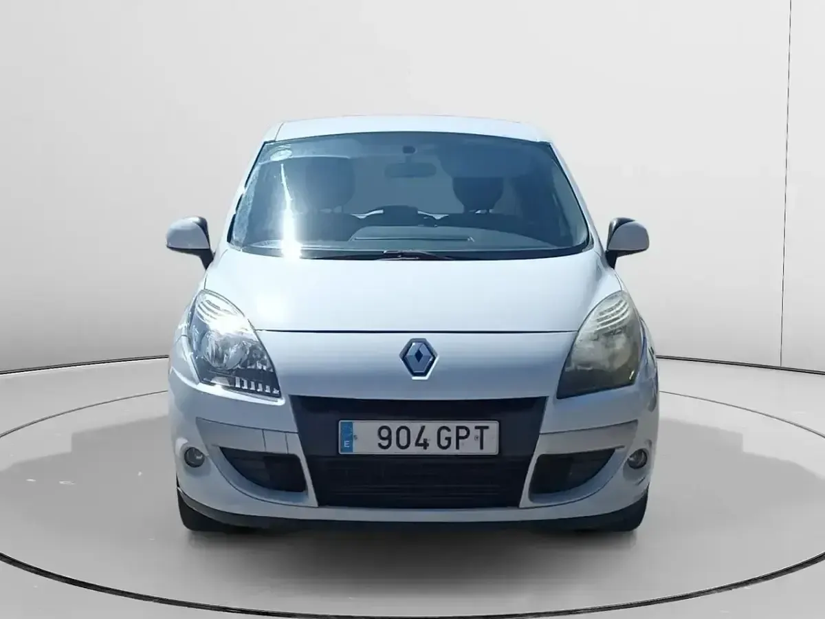 Usado Renault Scénic III Expression 106 CV (77 kW) 2009 Blanco