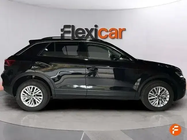 Usado VW T-Roc 110 CV (80 kW) 2023 Negro SUV